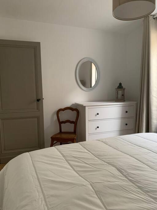 Gite La Petite Maison Guitres Екстер'єр фото